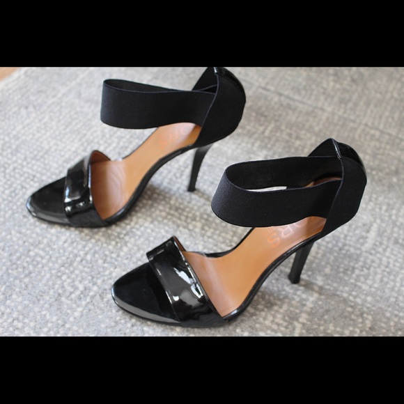 Michael Kors sandals - Picture 2 of 4